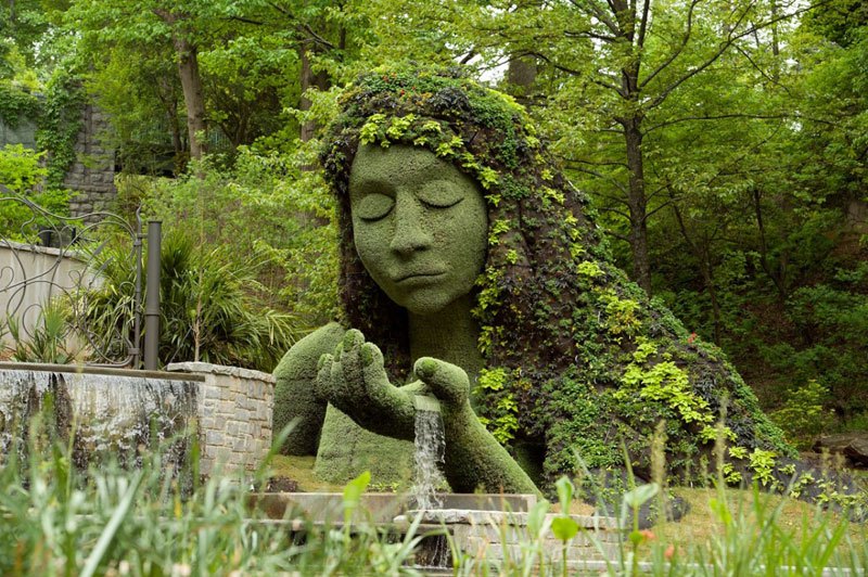 Mosaiculture topiary of earth goddess at Atlanta Botanical Garden