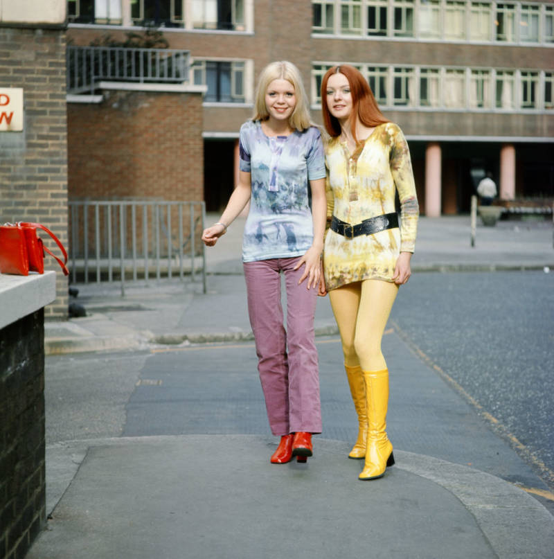 Teenaged girls wearing tie-dyed clothing, 1970s, Doreen Spooner